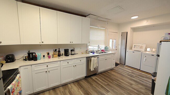 Building Photo - Great home in Durham!