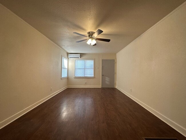 Building Photo - 3404 Blackburn St