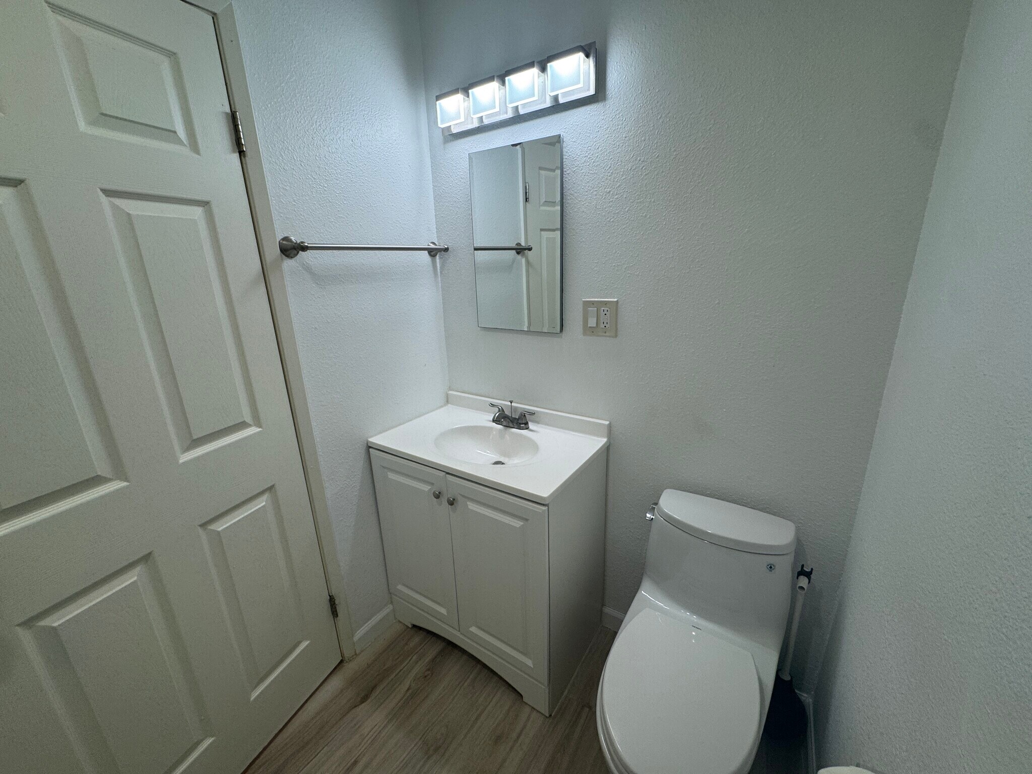 Building Photo - 673 Brookside Ln