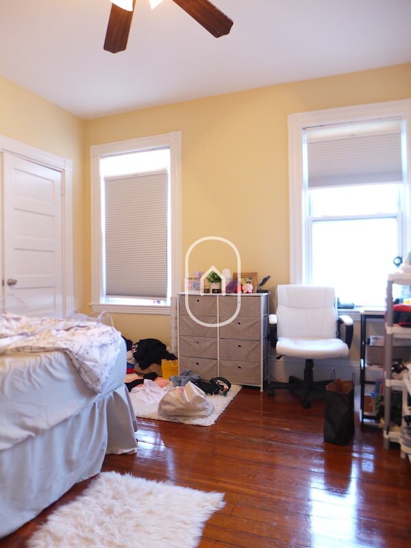 Building Photo - 123 Centre St