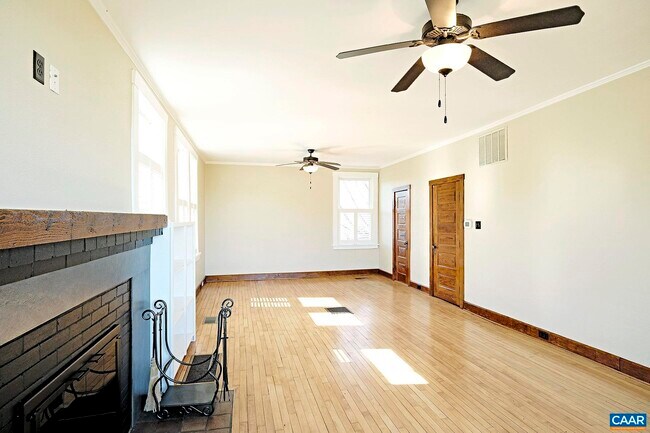 Building Photo - 4577 Stony Point Rd