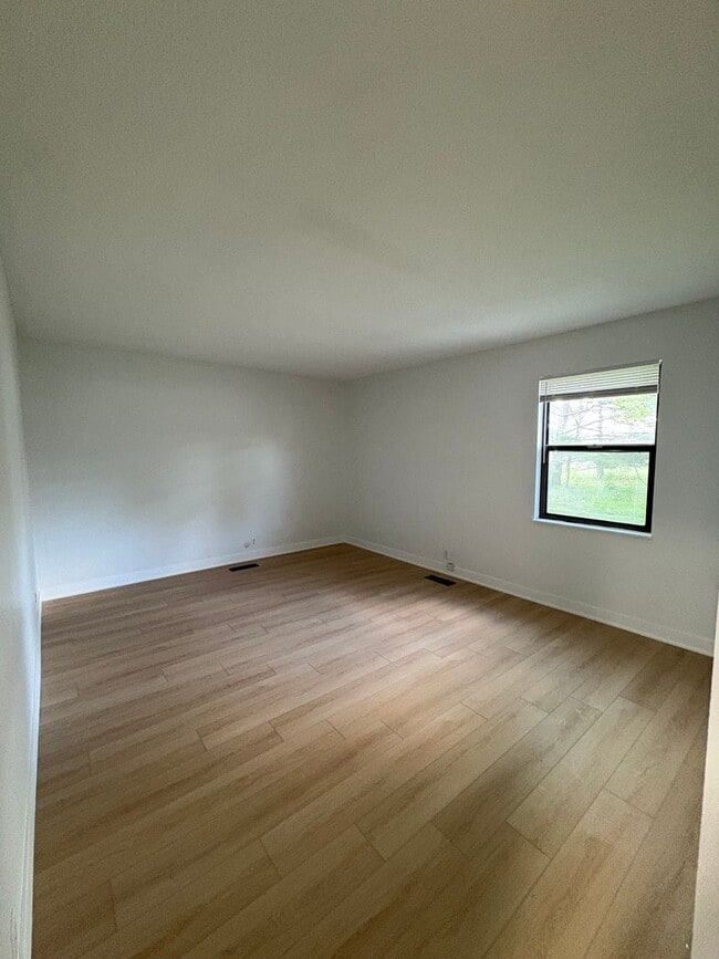 Building Photo - Beautiful Duplex on West Charter