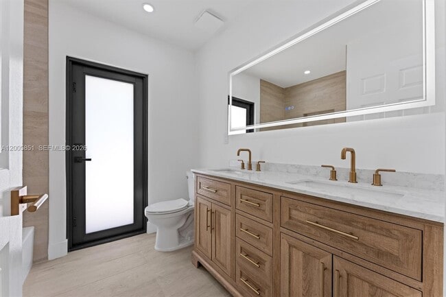 Building Photo - 401 SW 63rd Terrace