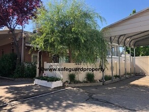 Building Photo - Charming Fully Furnished Bungalow in Millcreek