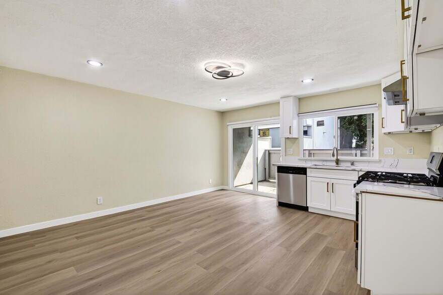 Building Photo - 1250 S Brookhurst St