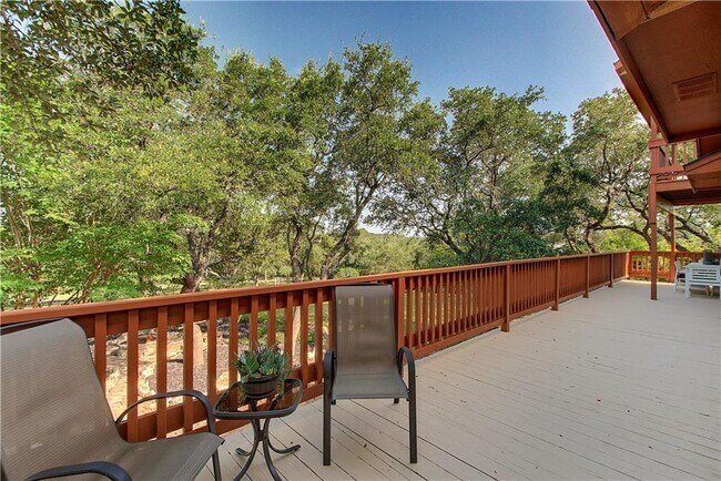 Building Photo - 9305 Granada Hills Dr