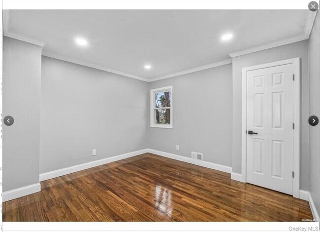 Building Photo - 92 Ruland Rd N