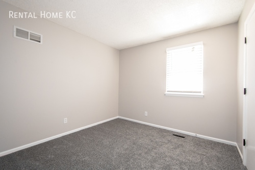 Building Photo - 15211 Navaho-