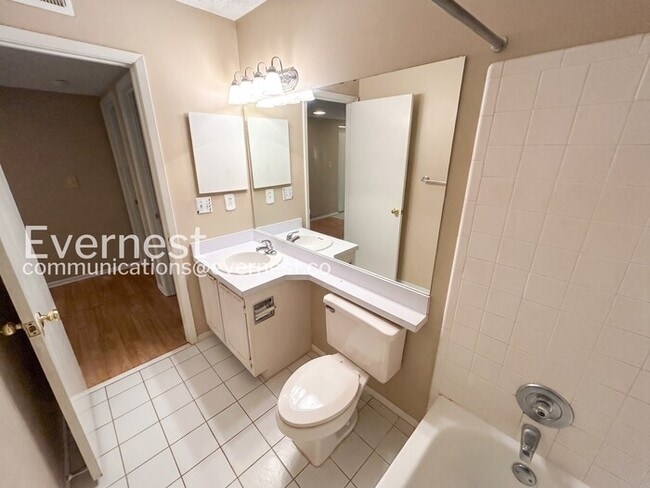 Building Photo - Spacious 2 Bed, 2 Bath Condo with Modern Amenities / No Pets Allowed / Available No!