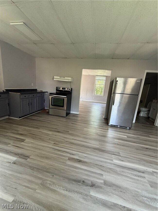 Building Photo - 1108 River Dr