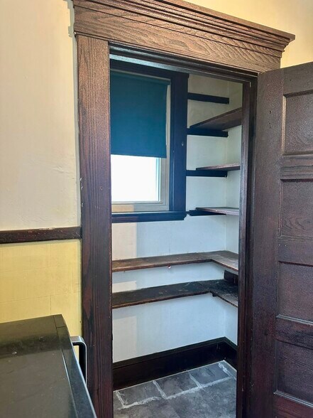 Building Photo - 107 3rd Ave