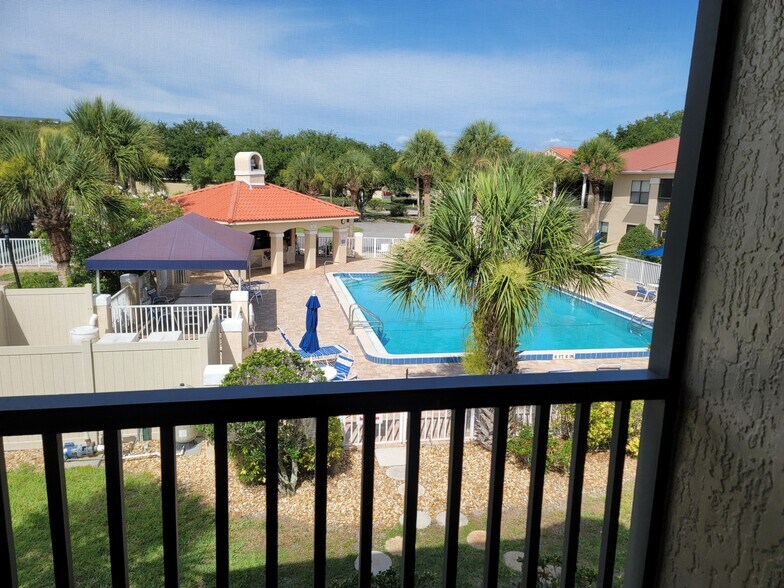 Building Photo - 400 Bouchelle Dr