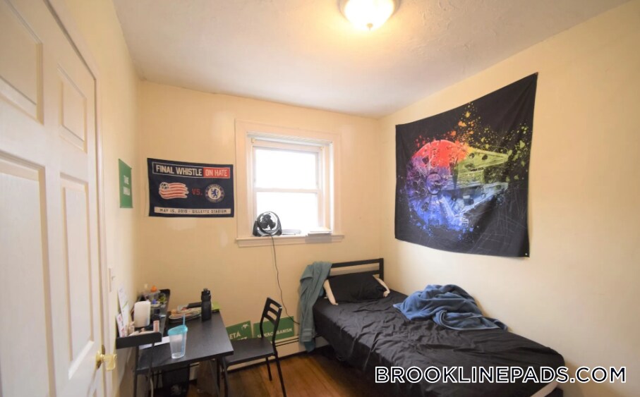 Building Photo - 73 Thatcher St