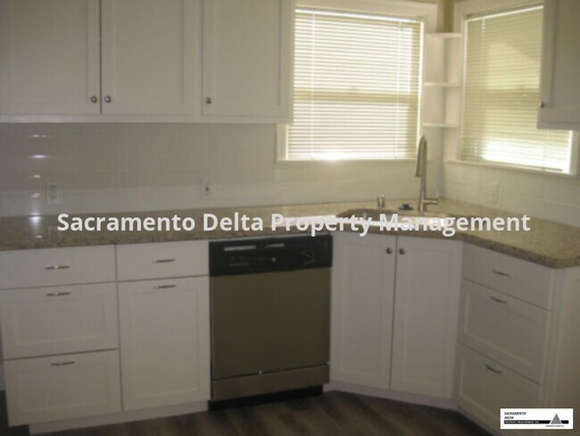 Building Photo - Wonderful 2 Bedroom Home Close to US Davis Med Center