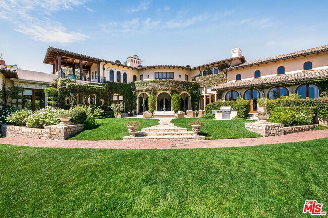 Building Photo - 1550 Amalfi Dr