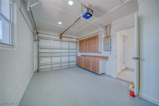 Building Photo - 5150 York Ct