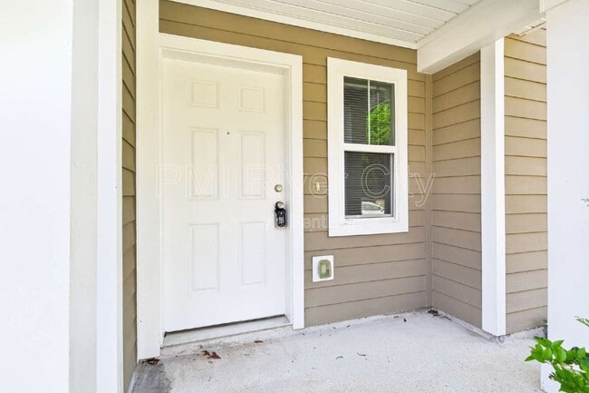 Building Photo - 7608 Rain Forest Dr N