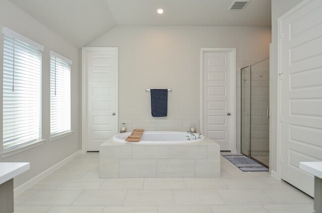 Building Photo - 30247 Gold Finch Pl