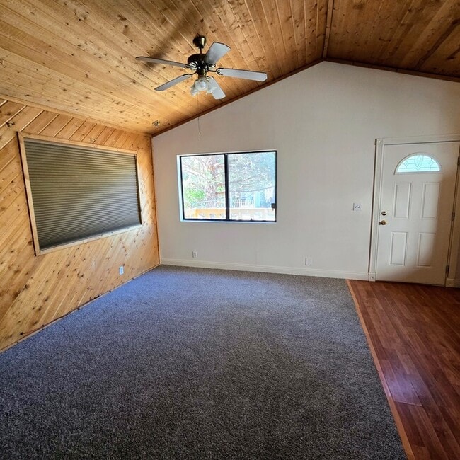 Building Photo - 2086 9th Ln