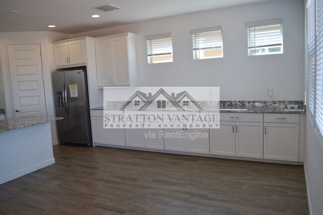 Building Photo - 5626 S 26th Ln