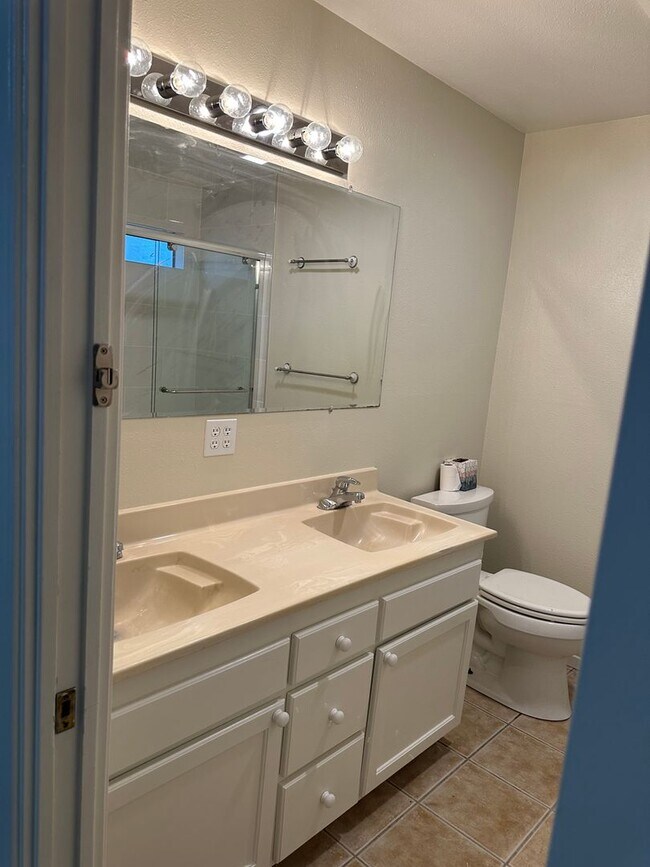 Building Photo - BOLLINI-620-624