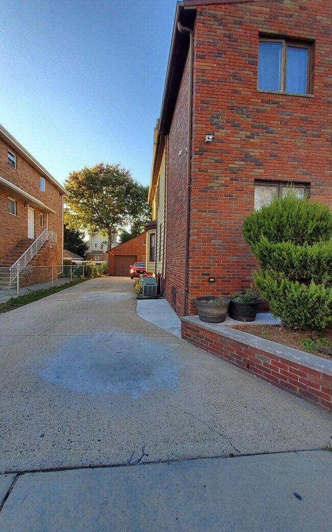 Building Photo - 65 Fulton Ave