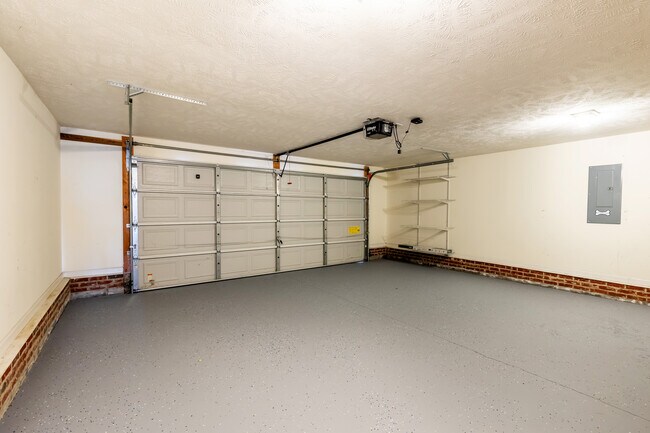 Building Photo - 318 Tennessee Walker Dr