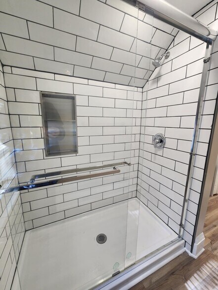 Building Photo - 1301 Buhrer Ave