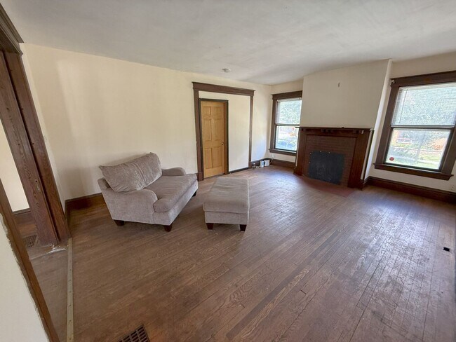 Building Photo - 1702 Madison St