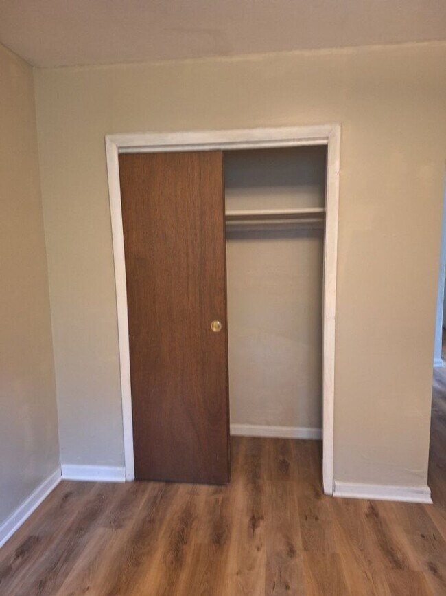 Building Photo - Basement Rancher located in Farragut