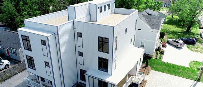 Building Photo - Turn-Key Luxury Rental: Brand-New 4BD + Office w/ Private Sunset Rooftop