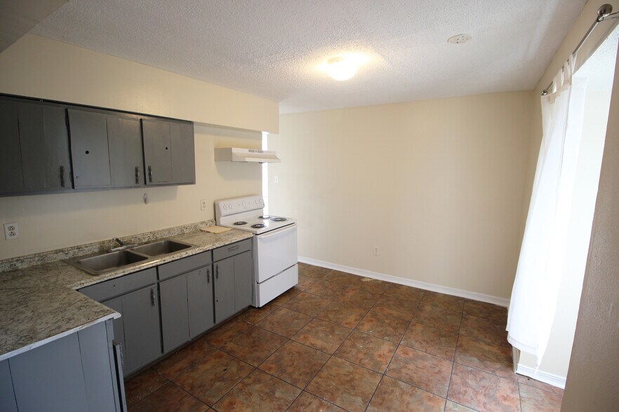 Building Photo - 176 Rosalie Dr