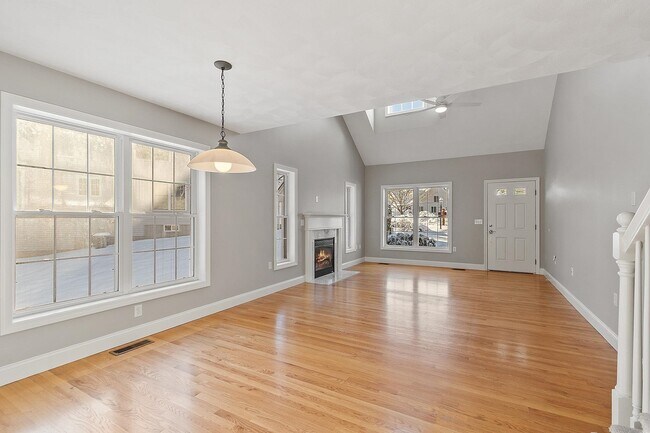 Building Photo - 50 Hadleigh Rd