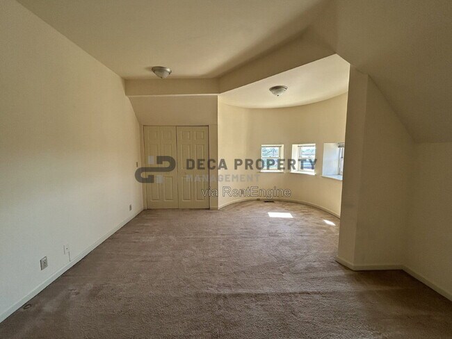 Building Photo - 801 Allen Ave