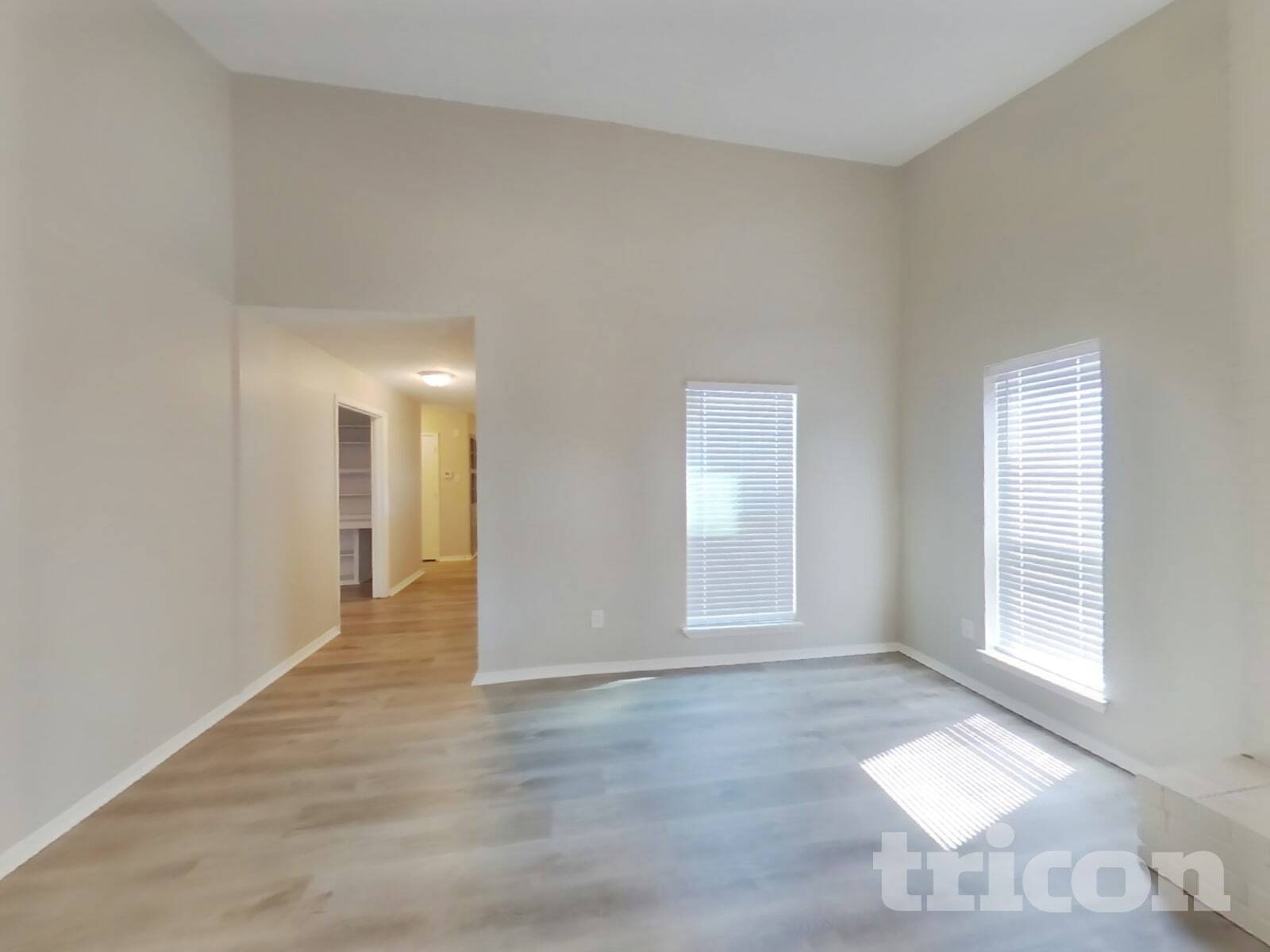 Building Photo - 725 Villa Ridge Dr