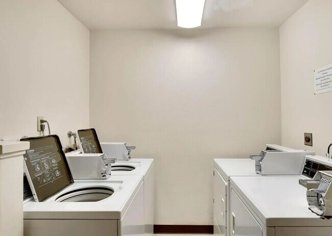 Building Photo - Beautiful 2 bedroom, 2 full bath condo in ...