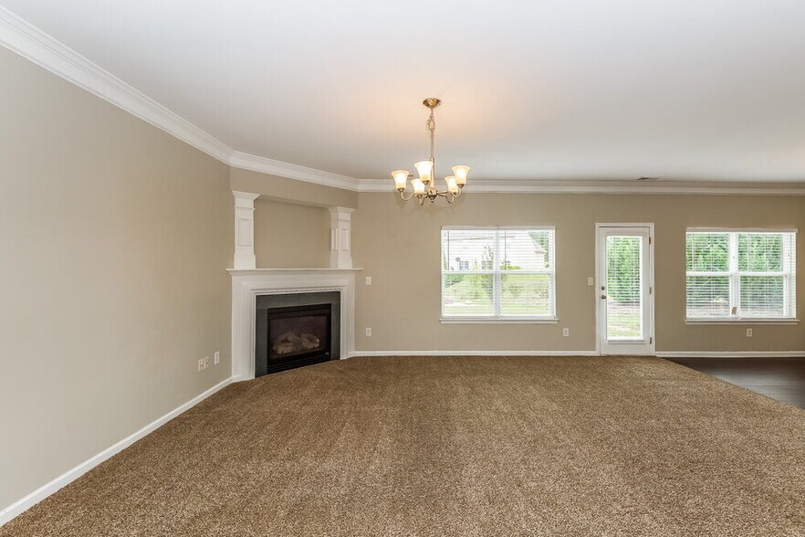 Building Photo - 1006 Tiger Eye Ave