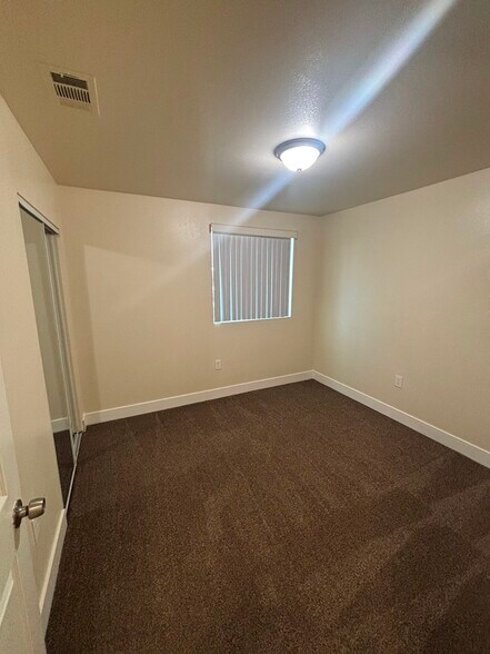 Building Photo - 148 W 79th St