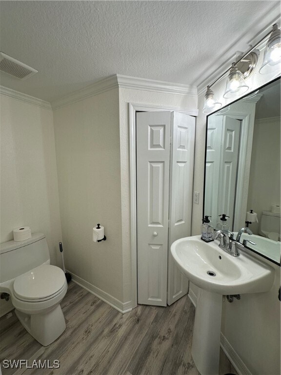 Building Photo - 9069 Gervais Cir