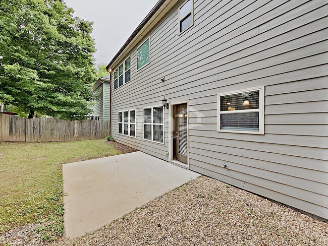 Building Photo - 125 Kingland St