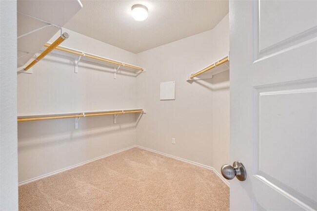 Building Photo - 3651 Sandy Brook Dr