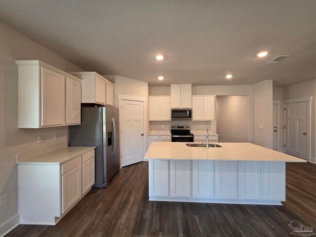 Building Photo - 5839 Sargassum Ln