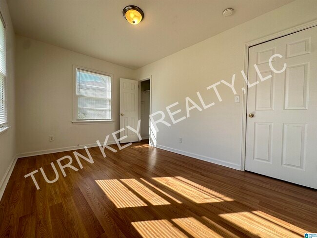 Building Photo - 1008 Shelton St