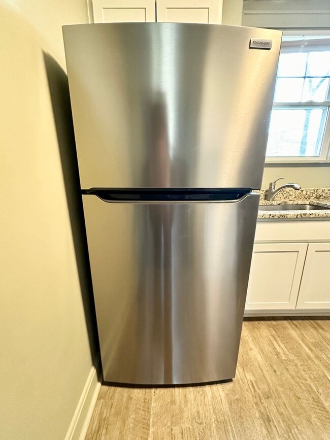 Building Photo - 24 W Tulane Rd