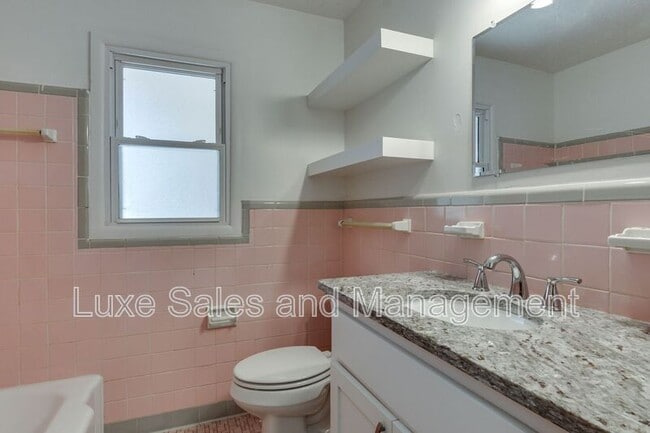 Building Photo - 3516 Mt Pleasant Dr
