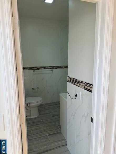 Building Photo - 611 S 19th St