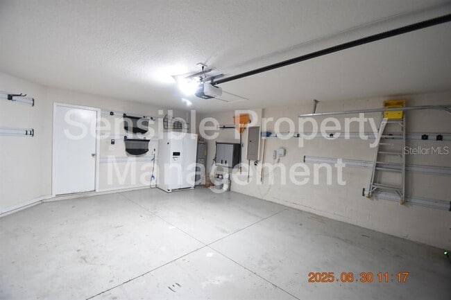 Building Photo - 11570 Misty Isle Ln