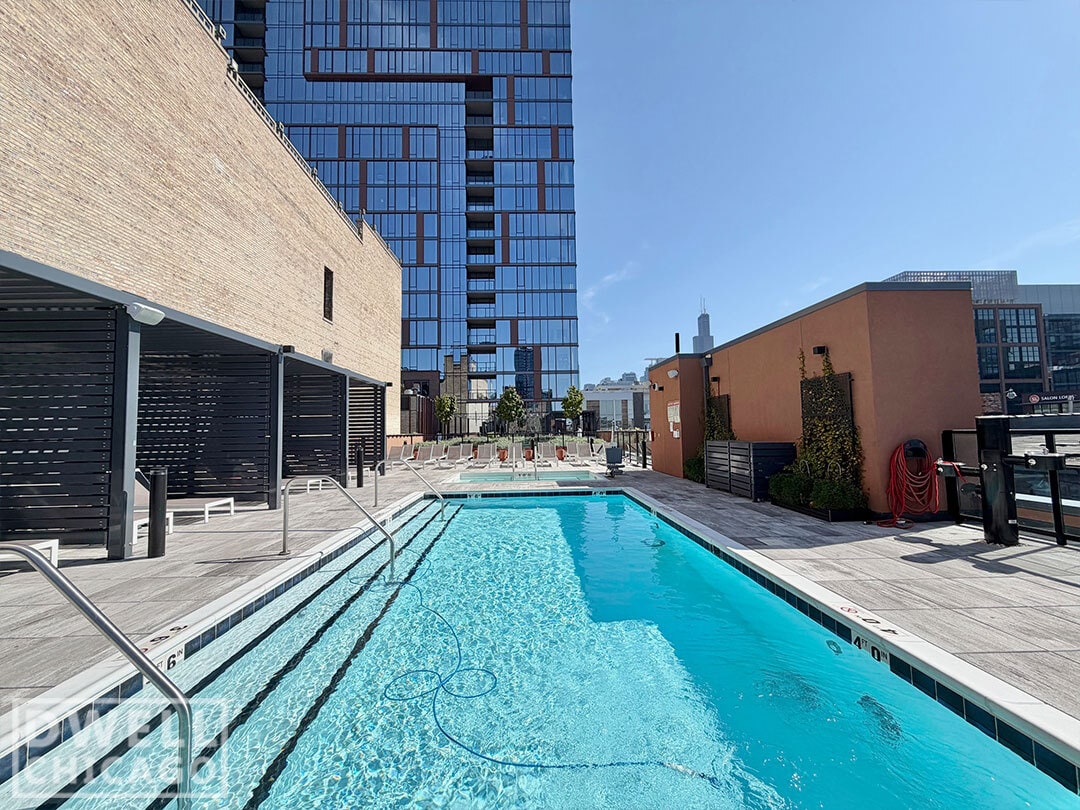 Building Photo - 1111 W Lake St