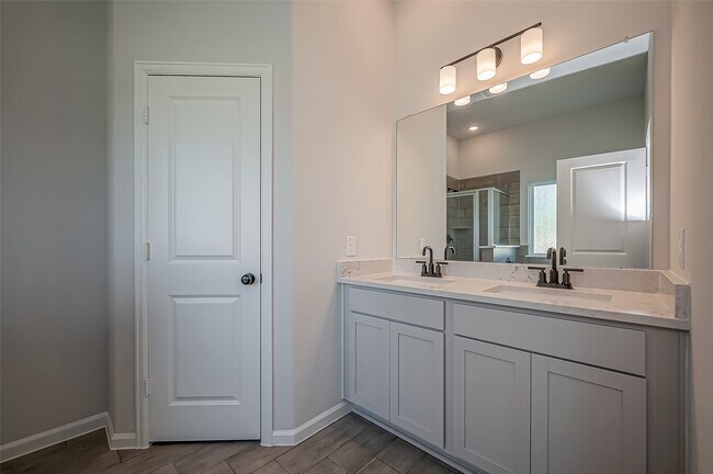 Building Photo - 12934 California Palm Ct