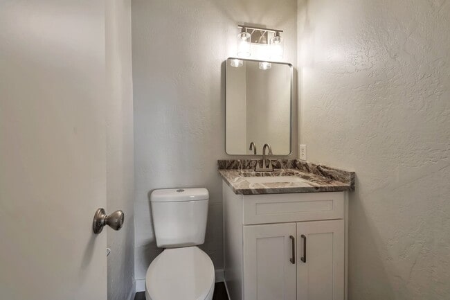 Building Photo - Amazing house on huge lot near ASU